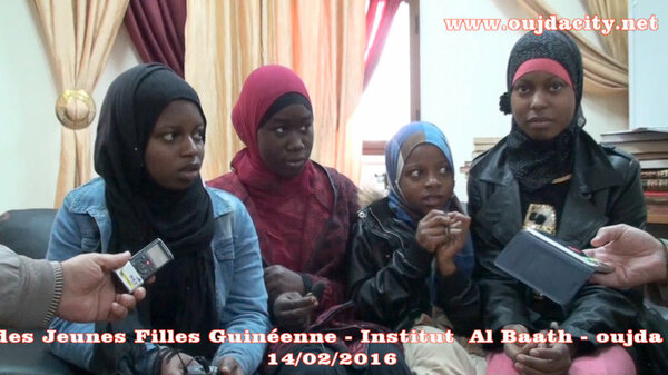 افارقة يهاجرون من أجل الفردوس الأوروبي ، وأفارقة يهاجرون الى المغرب من اجل الفوز بفردوس الآخرة VIDEOS